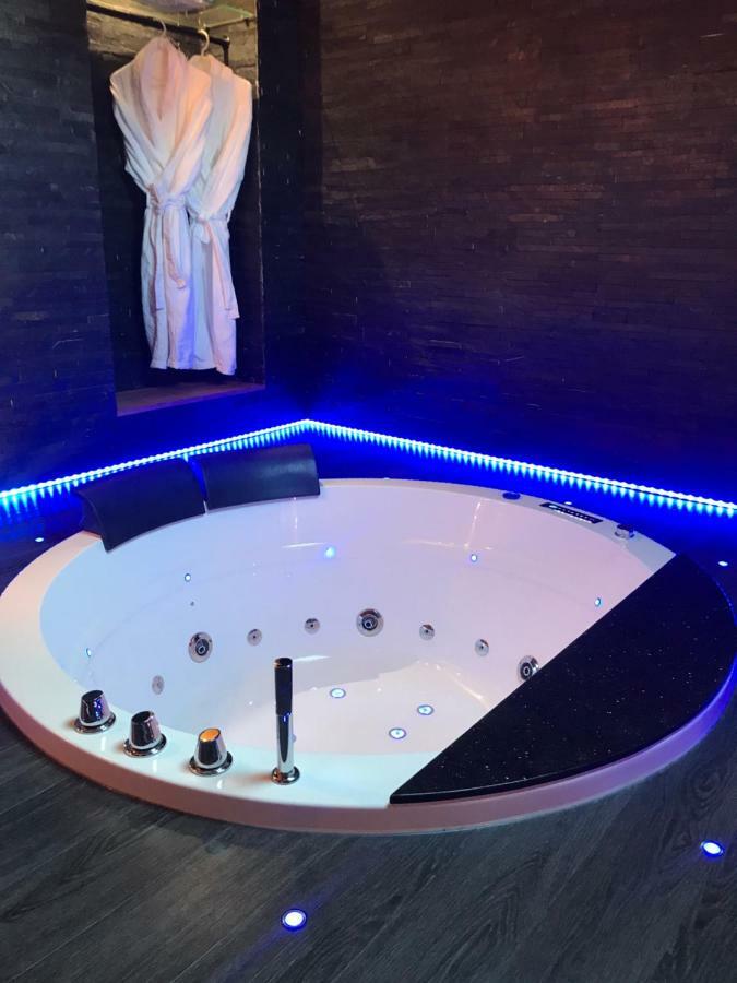 Le Chalet Loft And Spa فيليوربان المظهر الخارجي الصورة
